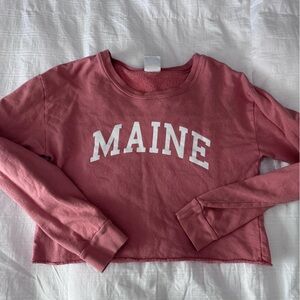 Gildan Rose Pink 'MAINE' Cropped Sweatshirt